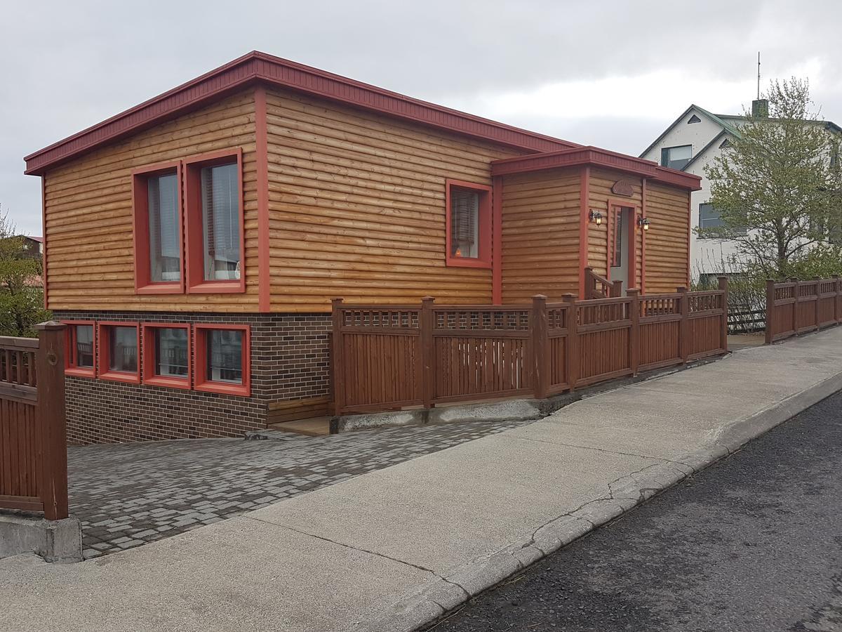 Holiday Guesthouse Stykkishólmur Exteriör bild
